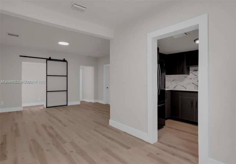 345 NW 44th St, Miami FL 33127
