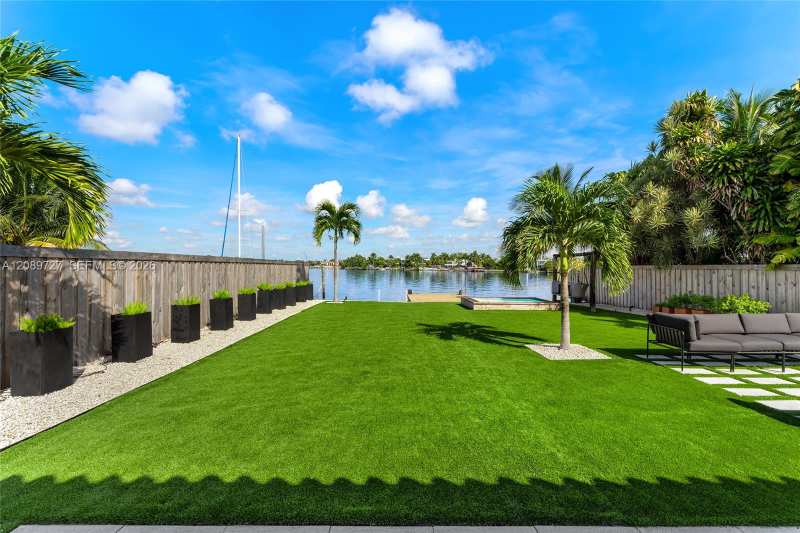 925 Stillwater Dr, Miami Beach FL 33141