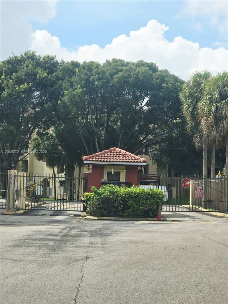 8820 SW 123rd Ct # L102, Miami FL 33186