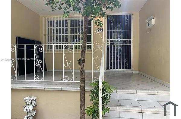 800 SW 25th Rd, Miami FL 33129