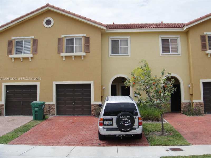 8907 SW 220th St, Cutler Bay FL 33190