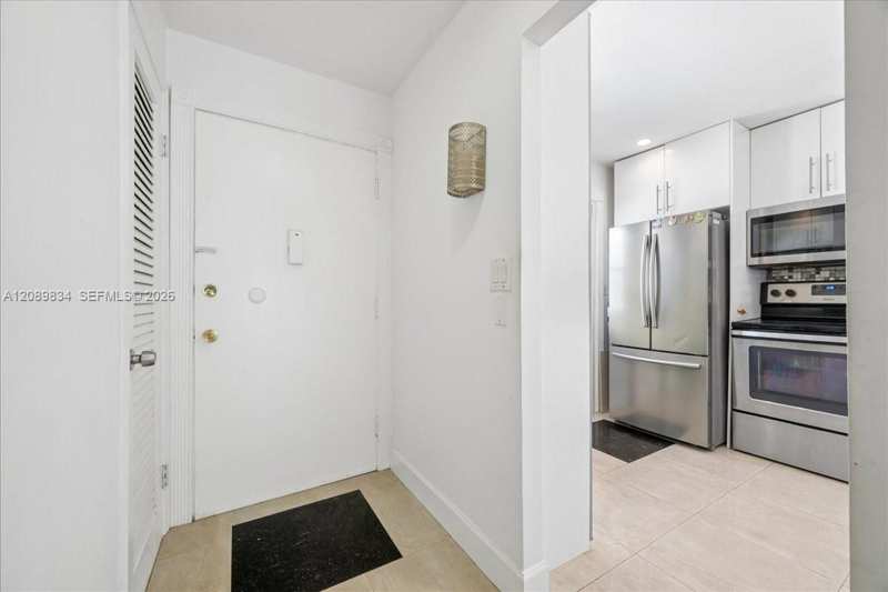233 NE 14th Ave, Hallandale Beach FL 33009
