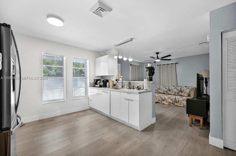 3231 SW 25th St # 1, Miami FL 33133