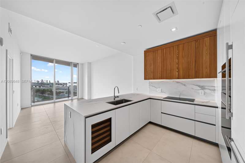 1400 Biscayne Blvd # 705, Miami FL 33132