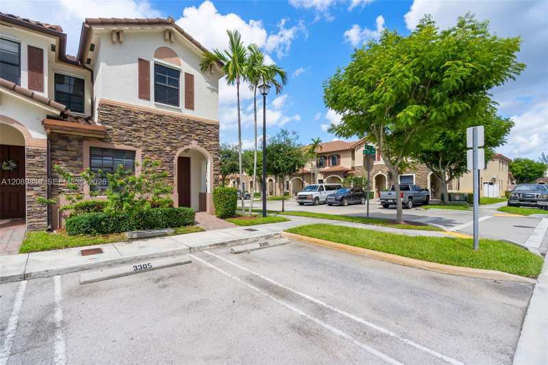 3305 W 93rd Pl, Hialeah FL 33018