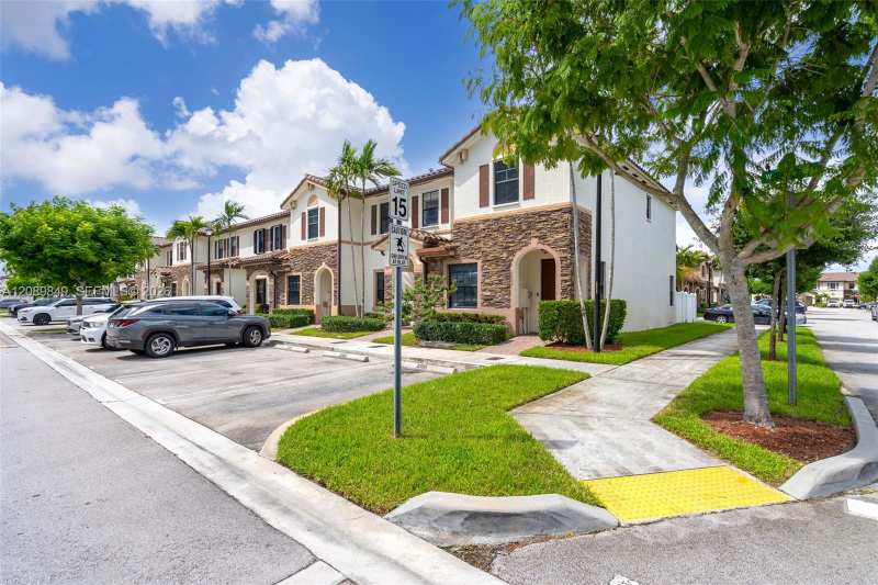 3305 W 93rd Pl, Hialeah FL 33018