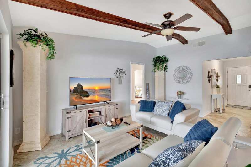 577 SW 24th Avenue, Boynton Beach FL 33435