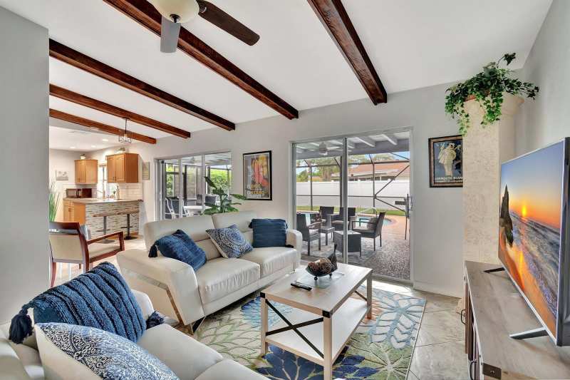 577 SW 24th Avenue, Boynton Beach FL 33435
