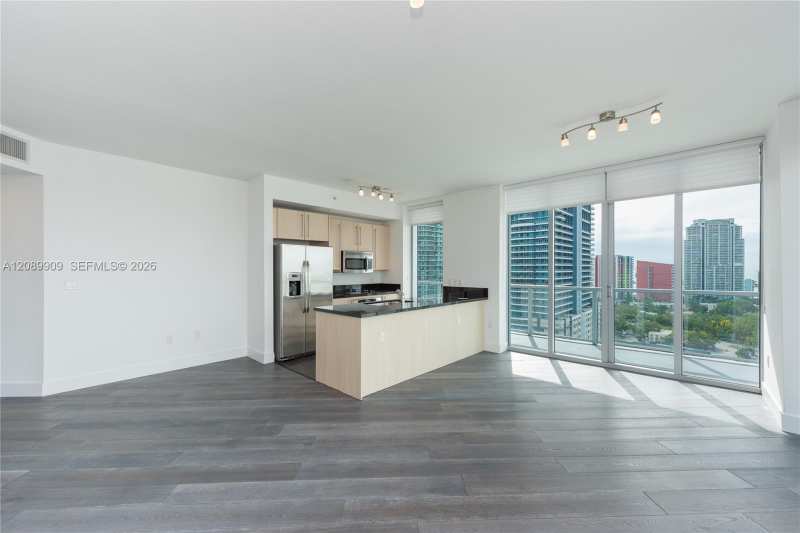 79 SW 12th St, Miami FL 33130