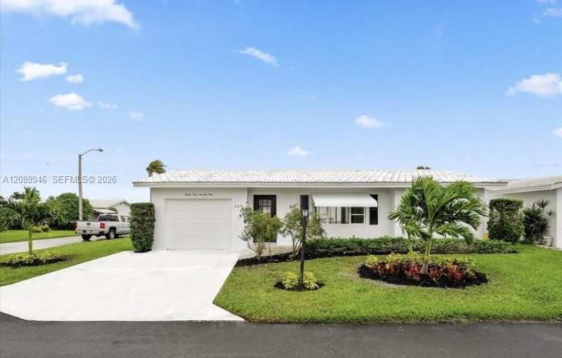 2374 SW 11th Ave, Boynton Beach FL 33426