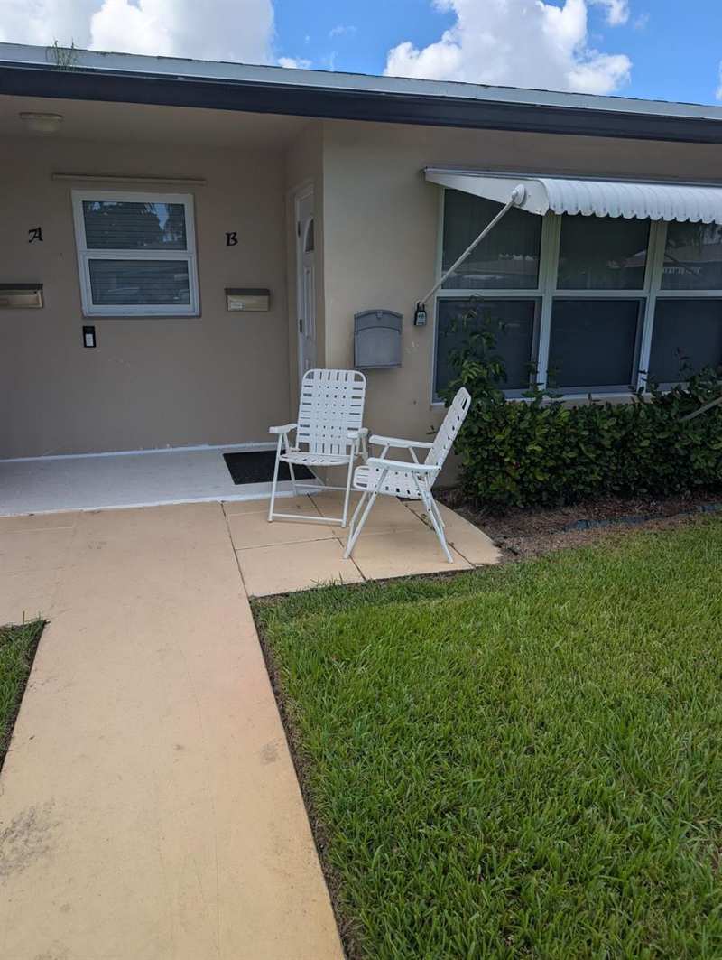 855 NORTH Drive # B, Delray Beach FL 33445