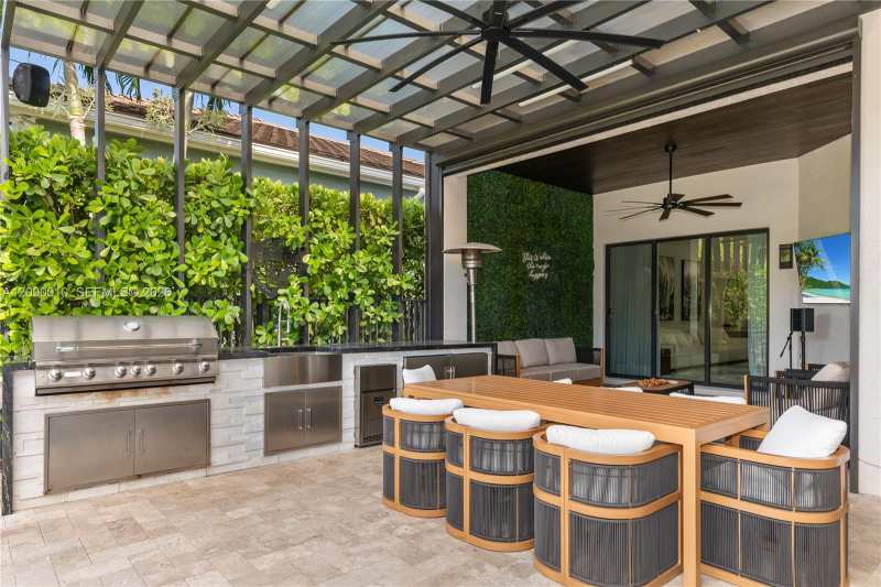 9529 Eden Roc Ct, Delray Beach FL 33446