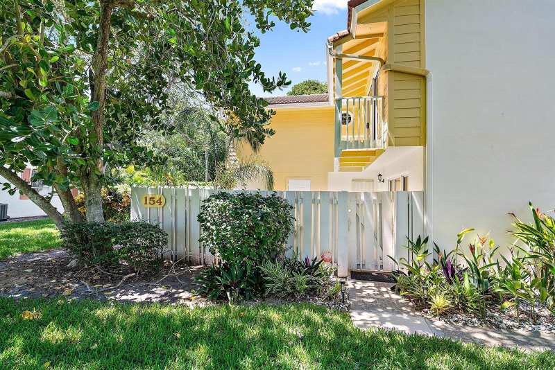 154 Seabreeze Circle, Jupiter FL 33477