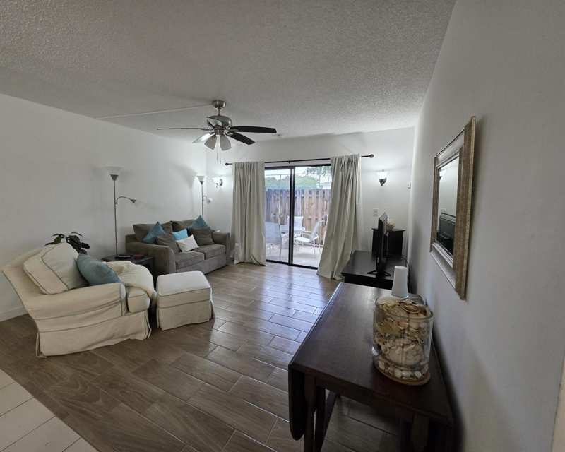 3402 Gardens E Drive # 14A, Palm Beach Gardens FL 33410