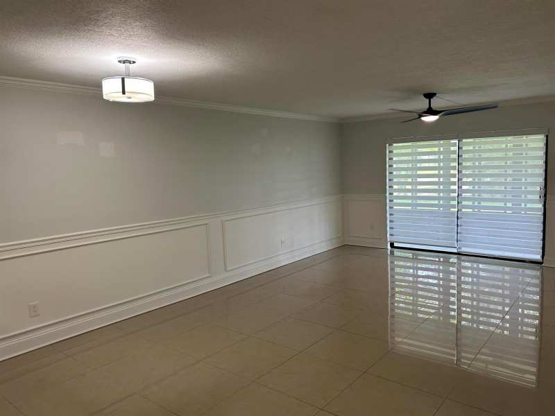 140 LAKE NANCY Lane # 115, West Palm Beach FL 33411