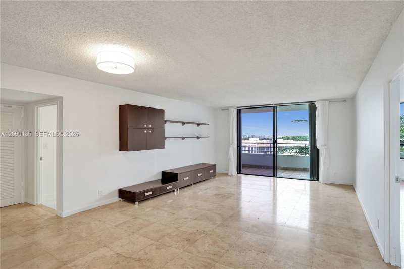500 Three Islands Blvd # 408, Hallandale Beach FL 33009