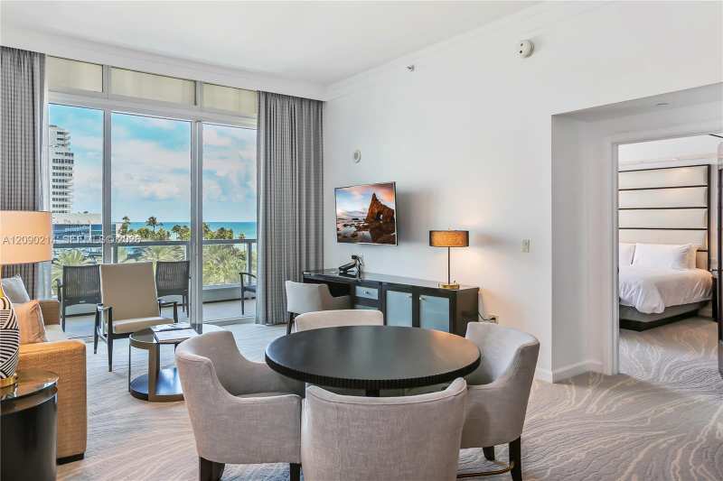 4391 Collins Ave, Miami Beach FL 33140