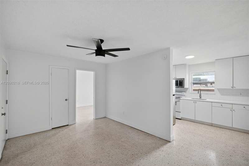 458 SW 9th St # 2, Miami FL 33130