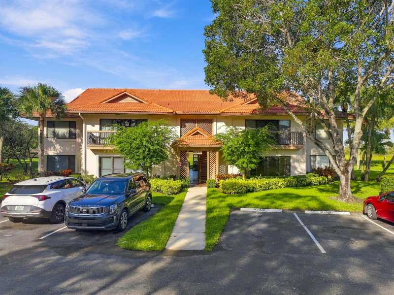 1111 DUNCAN Circle # 202, Palm Beach Gardens FL 33418