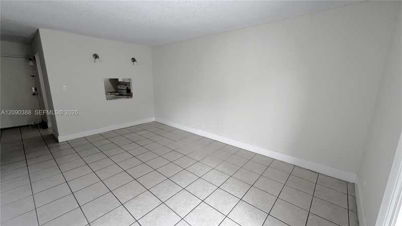 4550 NW 9 ST # 406E, Miami FL 33126