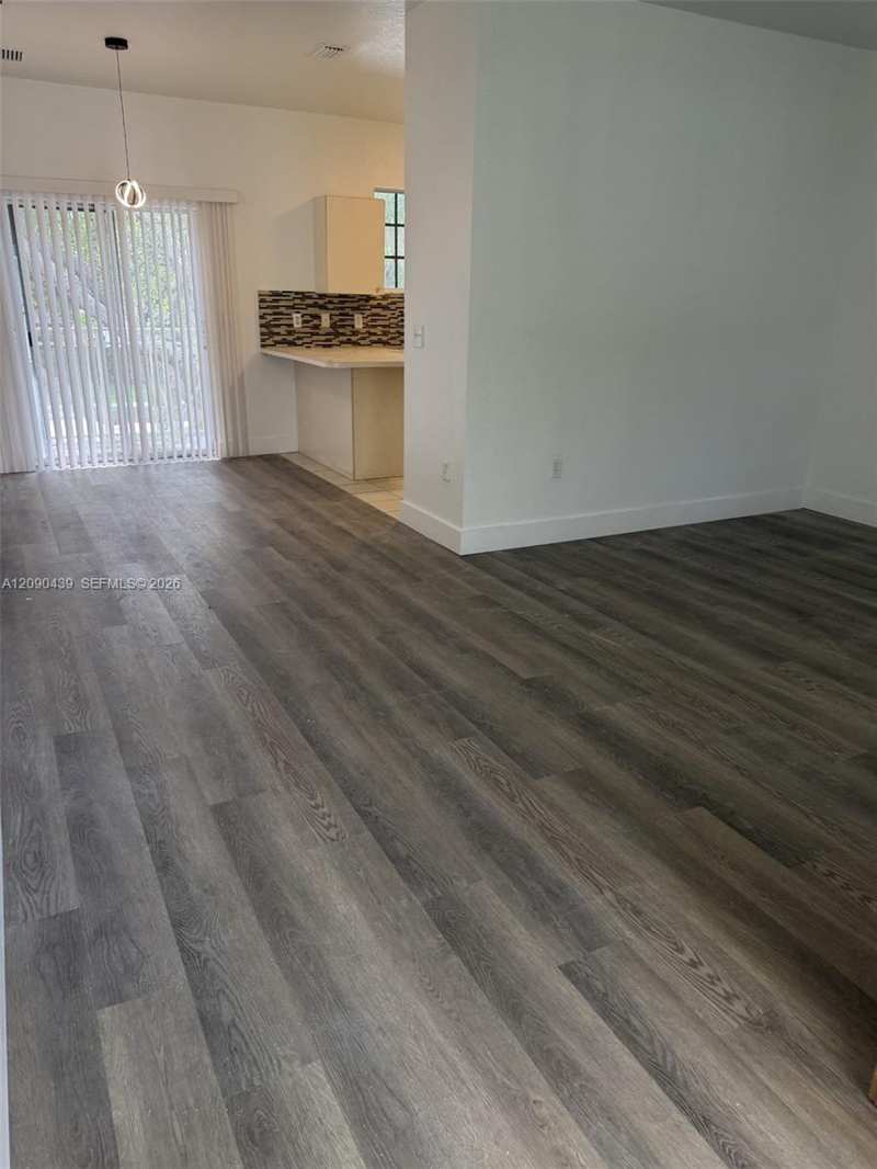 2720 NE 3rd Dr # 202, Homestead FL 33033