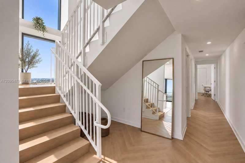501 NE 31st St # 2808, Miami FL 33137