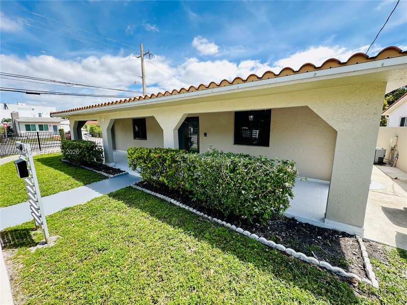 201 SW 40th Ave, Miami FL 33134