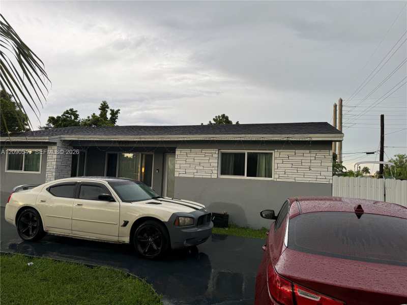 6401 Dewey St, Hollywood FL 33023