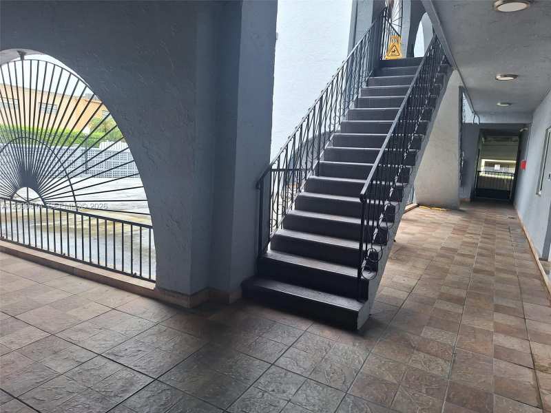1300 W 53rd St # 38, Hialeah FL 33012
