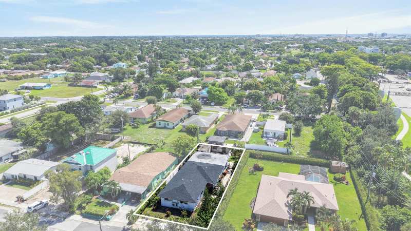 27 NW 14TH Avenue, Delray Beach FL 33444