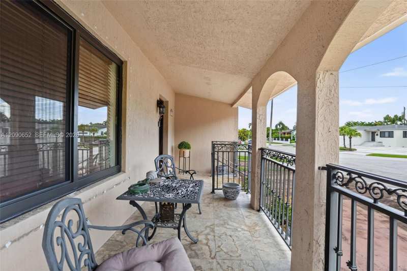 7911 SW 18th Ter, Miami FL 33155