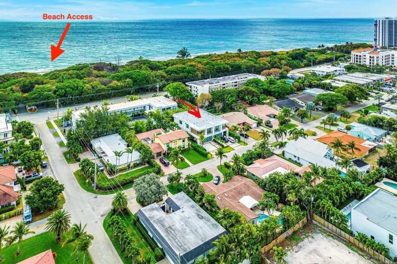 326 NE Wavecrest Way, Boca Raton FL 33432