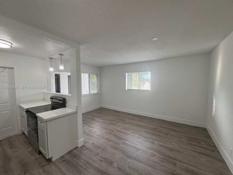 2325 Arthur St # 10, Hollywood FL 33020