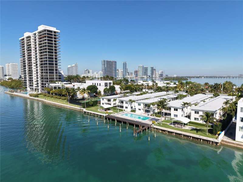 1130 Venetian Way # 1D, Miami FL 33139