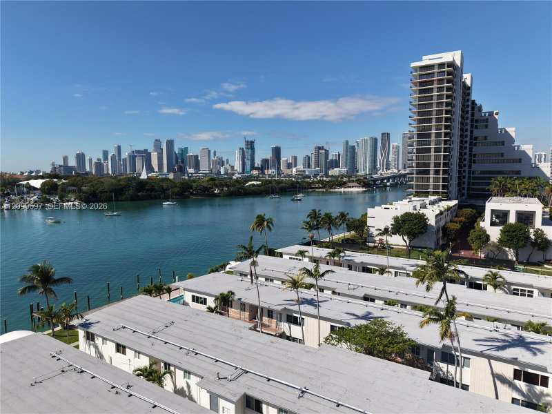 1130 Venetian Way # 1D, Miami FL 33139