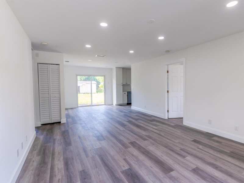 1229 18TH Avenue N, FL 33460