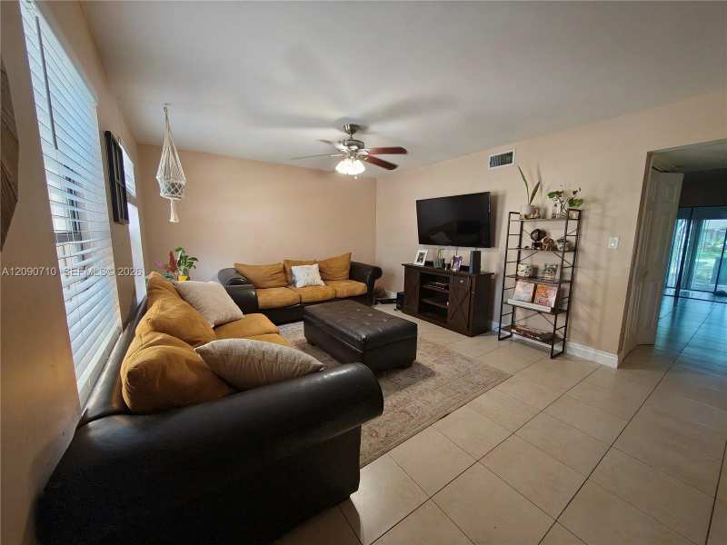 40 Pleasant Hill Ln # 40, Tamarac FL 33319