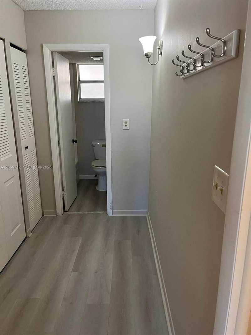 406 NW 68th Ave # 405, Plantation FL 33317