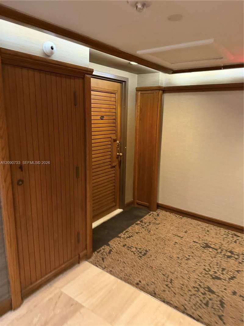 1000 Quayside Ter # 1807, Miami FL 33138