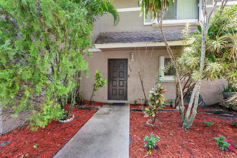 1469 SUSSEX Drive, North Lauderdale FL 33068