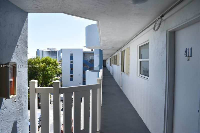 WATERWAY PLAZA CONDO