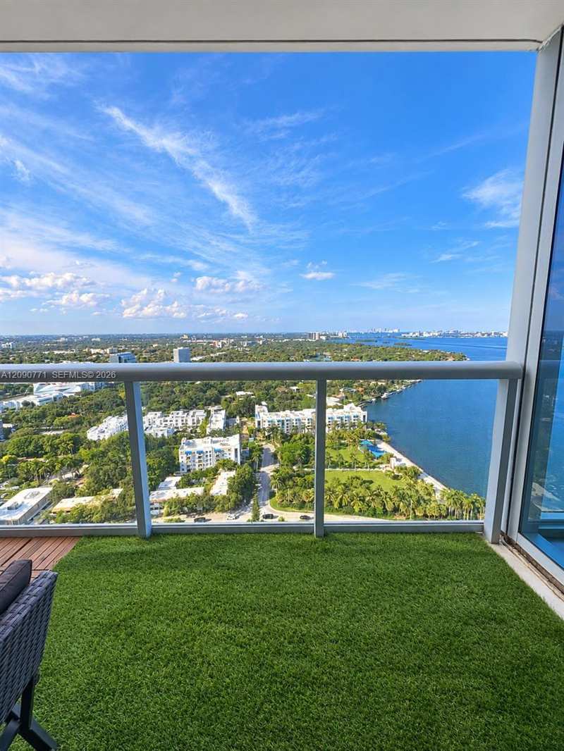 601 NE 36th St # 3105, Miami FL 33137