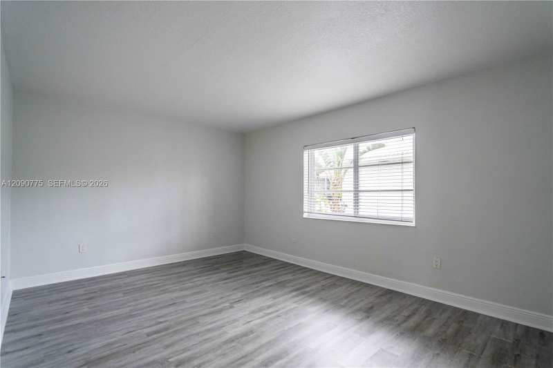 1007 Bay Dr # 203, Miami Beach FL 33141