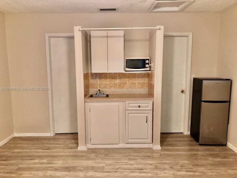 4610 SW 43rd Ter, Dania Beach FL 33314