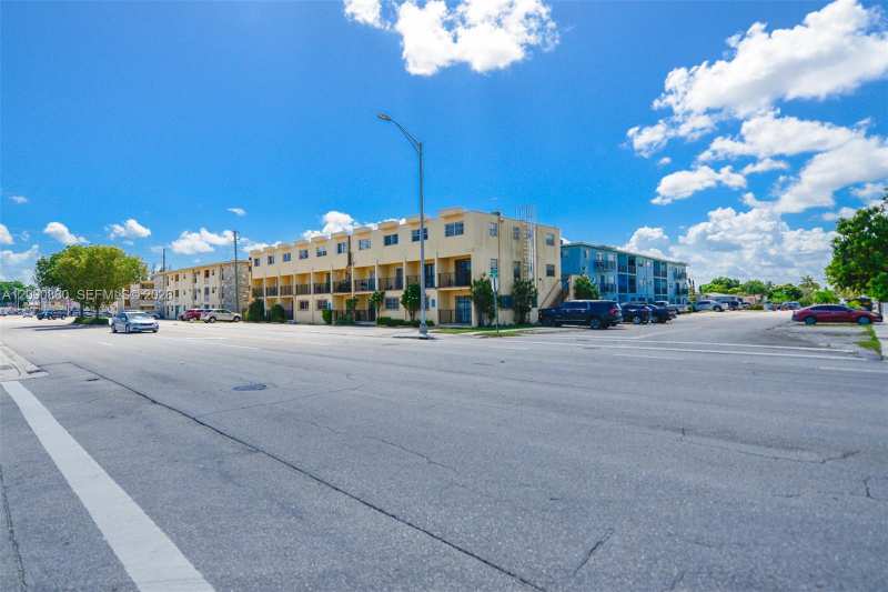 3494 E 4th Ave # 1208, Hialeah FL 33013