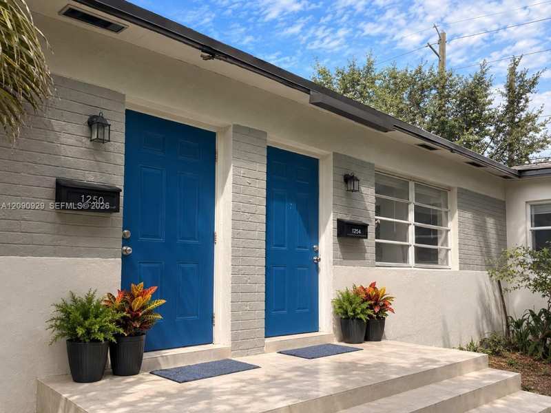 1250 NW 58th St, Miami FL 33142