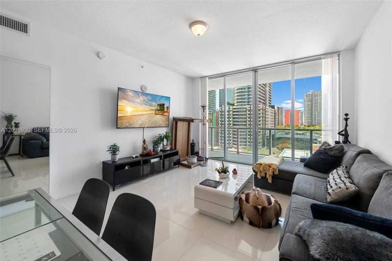 79 SW 12 St, Miami FL 33130