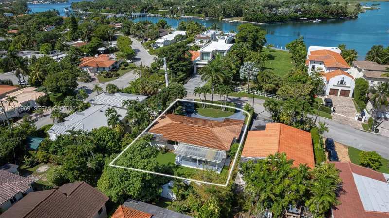 9217 Bay Dr, Surfside FL 33154