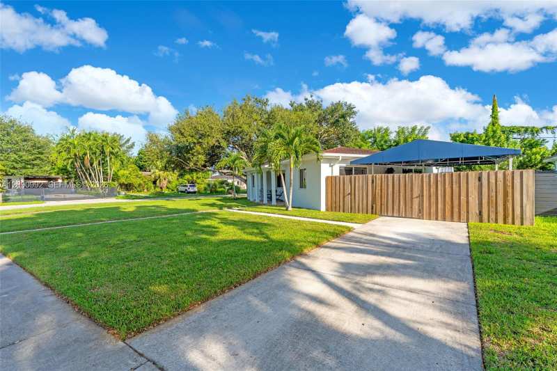 6891 SW 48th Ter, Miami FL 33155