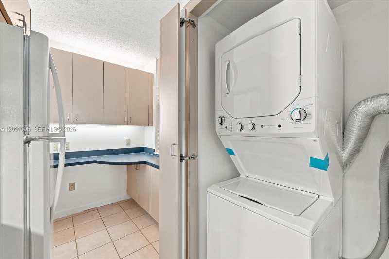 6800 Cypress Rd # 411, Plantation FL 33317